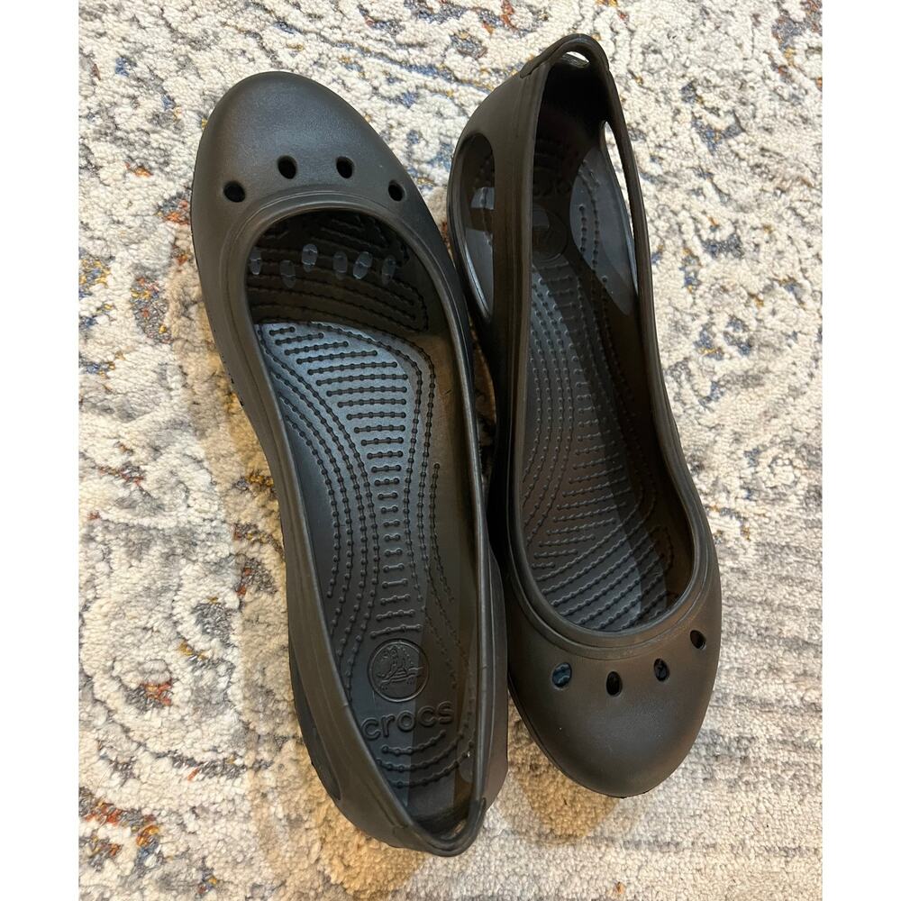 Crocs Kadee Flats ballet-inspired slip-on close toed shoes Black Sz 10